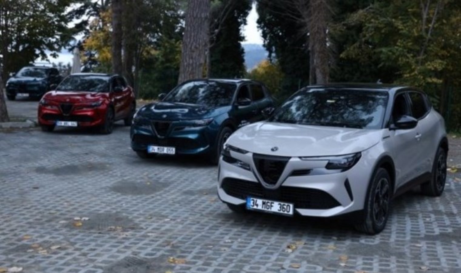 Alfa Romeo’nun yeni sportif SUV’u ‘Junior’